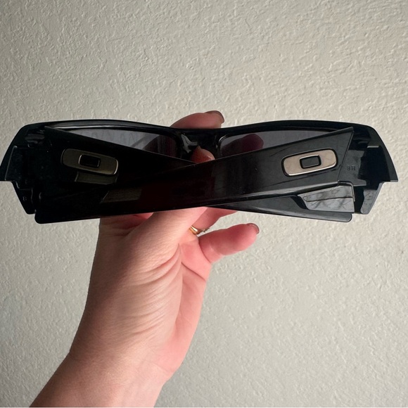 Oakley Gascan Black Silver Sunglasses - Picture 2 of 10